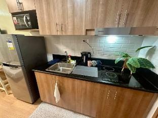 Peaceful Condo w/ balcony, 100mb wifi, Gym &Pool Vacation rental in Pasay