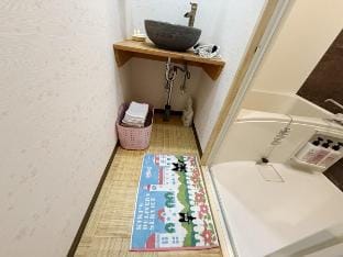 located in historical Gion,1-minute walk subway. Vacation rental in Kyoto