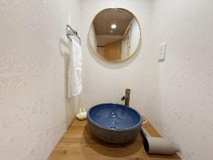located in historical Gion,1-minute walk subway. Vacation rental in Kyoto
