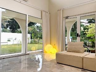 Kontor Mansion II | 6BR with Pool, Teluk Cempedak Vacation rental in Pahang, Malaysia