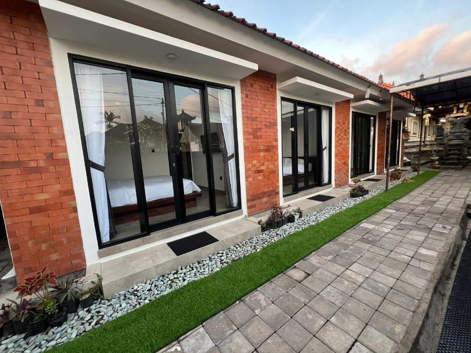 uger guest house Hotel in North Kuta
