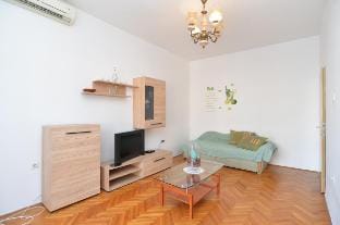 Cozy apartment in Peroj with terrace Apartment in Fažana