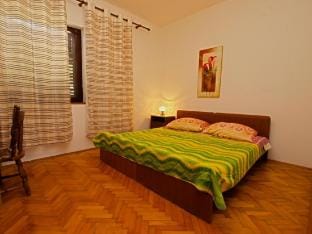 Cozy apartment in Peroj with terrace Apartment in Fažana