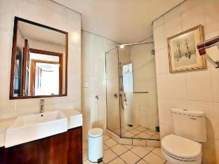 Stategic 1@Cikditiro 2BR Apt w/ Pool, Gym, Wi-Fi Vacation rental in Jakarta