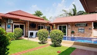 Luxury 6BR Private Pool Villa Near Pattaya Beach Villa in Pattaya City
