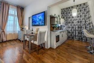 3 min from the main Railway station Vacation rental in Prague