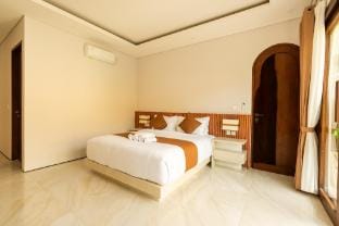 NEW! 3BR HnRR Villa Near Canggu Villa in North Kuta