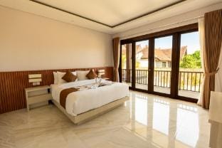 NEW! 3BR HnRR Villa Near Canggu Villa in North Kuta