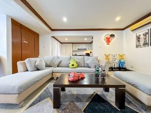 Fahrenheit88 | 3BR KAWS Theme | Newly Renovated Vacation rental in Federal Territory of Kuala Lumpur