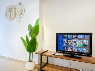 Fahrenheit88 | 3BR Newly Renovated Spacious &Comfy Vacation rental in Federal Territory of Kuala Lumpur