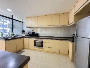 Fahrenheit88 | Newly Renovated | Spacious & Comfy Vacation rental in Federal Territory of Kuala Lumpur