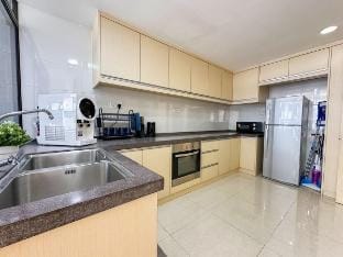 Fahrenheit88 | Newly Renovated | Spacious & Comfy Vacation rental in Federal Territory of Kuala Lumpur