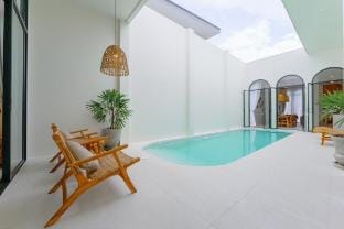 Balina Private Pool Villa Villa in Thep Krasatti