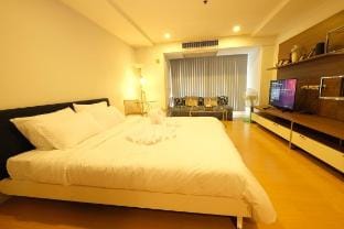 BTS Nana / Sukhumvit 13 / City center TSS Vacation rental in Bangkok