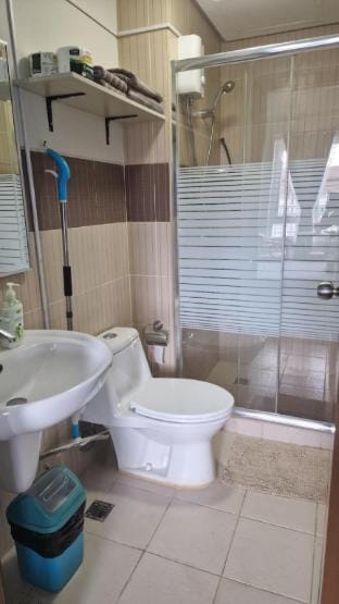 Spacious Studio unit with balcony and Seaview Vacation rental in Lapu-Lapu City