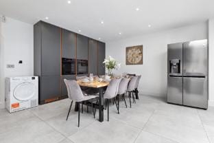 Cozy 5-Bedroom Haven | Cutenhoe Rd | Elev8 Stays Vacation rental in Luton