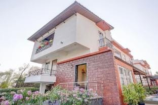 Aamy Villa | 3-BHK | Pvt Pool | Garden | Balconies Vacation rental in Lonavla