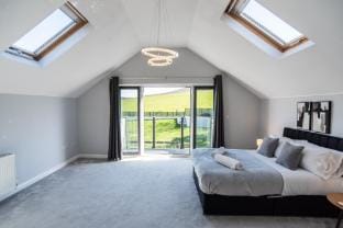 Stalybridge Sanctuary - Luxe Hot Tub Retreat Vacation rental in England