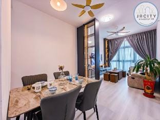 Paradigm Residence - Premium suites by RR JBcity Vacation rental in Johor Bahru