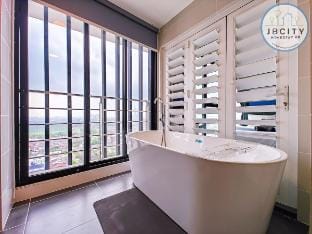 Southkey Mosaic*8pax-Bathtub by RR JBcity Vacation rental in Johor Bahru