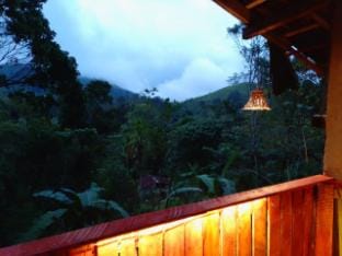 Flower Hill Wood Cottage Villa in Uva Province, Sri Lanka