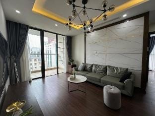 Best Price! 3BR Lake View inVinhomes Skylake Vacation rental in Laos