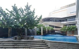 Stunning 2BR Grand Sungkono Lagoon Apt By Travelio Apartment in Surabaya