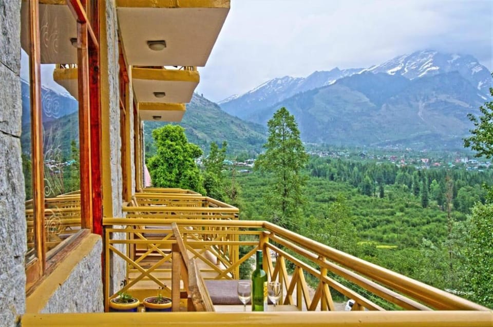 Vyas Vatika a wooden exotic Resort Near Old Manali Hotel in Himachal Pradesh