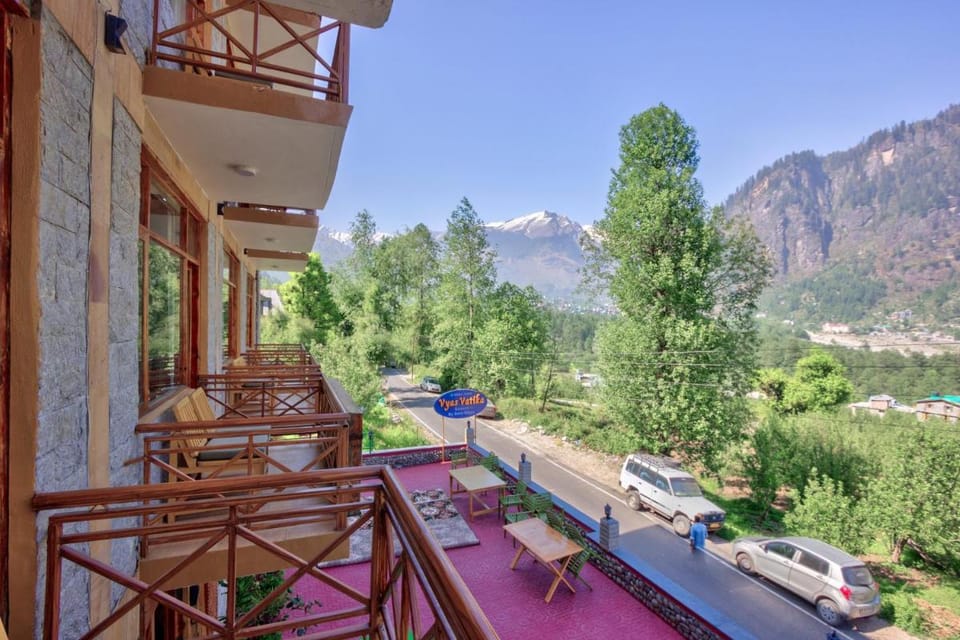 Vyas Vatika a wooden exotic Resort Near Old Manali Hotel in Himachal Pradesh