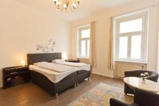 Apartment No. 8 near Vienna Schönbrunn Westbahnhof Vacation rental in Vienna