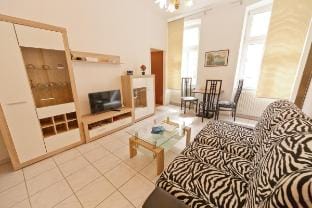 Apartment 12 near Vienna Schönbrunn / Westbahnhof Vacation rental in Vienna