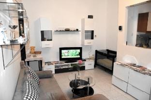 Apartment 11 near Vienna Schönbrunn / Westbahnhof Vacation rental in Vienna