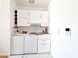 Stylish Stay Near Paris, 850m to Subway,TV Netflix Vacation rental in Île-de-France