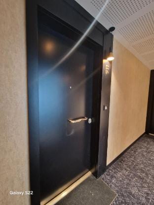 Stylish Stay Near Paris, 850m to Subway,TV Netflix Vacation rental in Île-de-France