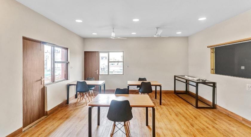 OYO 83030 Delight House Hotel in Delhi