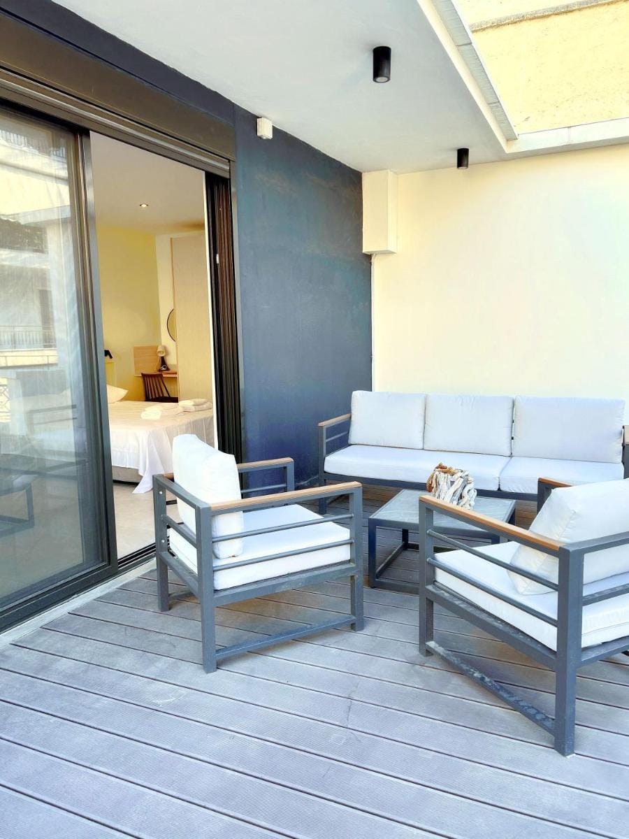 No 2 - Theo Apartment two bedrooms ground floor Apartment in Athens