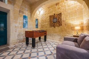 Ellie Boo - Farmhouse w/ Pool, Hot Tub, Games Room Vacation rental in Malta