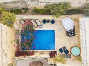 Ellie Boo - Farmhouse w/ Pool, Hot Tub, Games Room Vacation rental in Malta