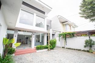 Villa Griya Timoho Private Pool Vacation rental in Yogyakarta