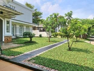 De Lavender Villa’s 1 Vacation rental in West Java