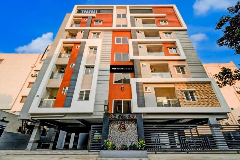 Super Townhouse Nallagandla Nest Hotel in Telangana