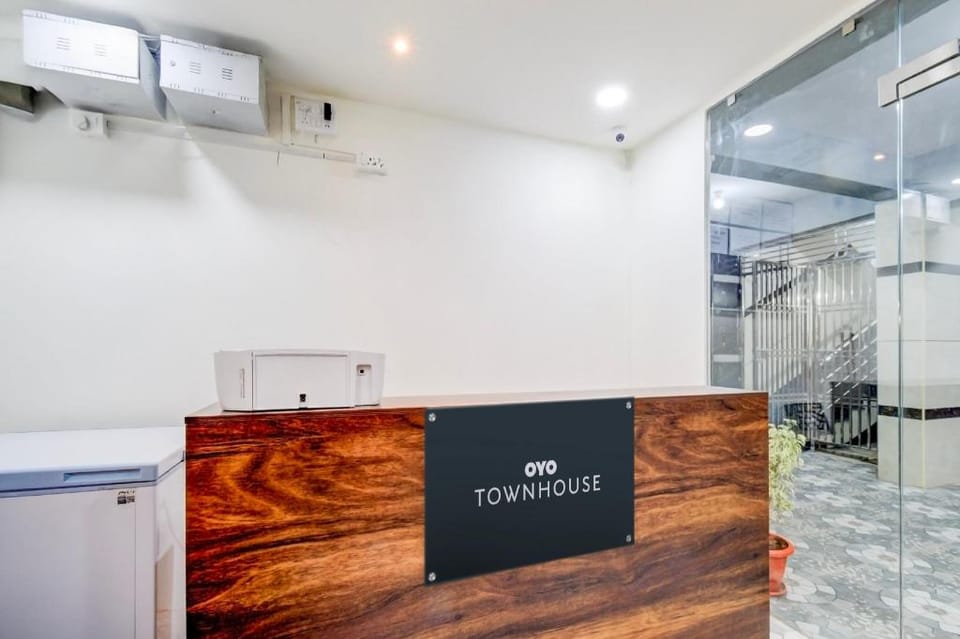 Super Townhouse Nallagandla Nest Hotel in Telangana