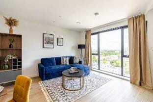 Fabulous Stratford Apt – Near O2 & Canary Wharf Vacation rental in London