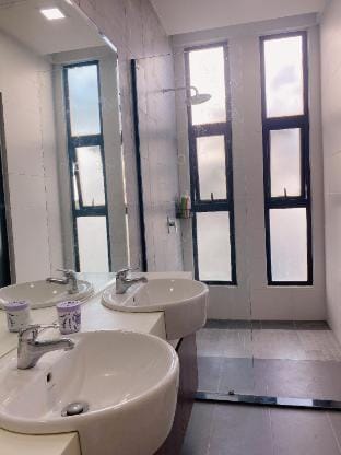 Gala Residence @2R2B 6pax with tv box Apartment in Kuching