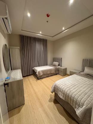 شقة في الخبر تبعد عن الكورنيش و الجسر ٣ دقايق Apartment in Al Khobar