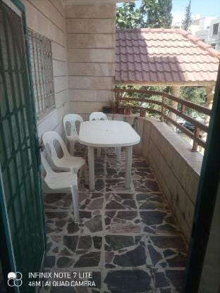 Decapolis Apartments 200m Irbid Vacation rental in North District