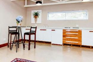 Modern Suite Near Port Elizabeth Airport Vacation rental in Port Elizabeth
