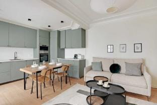 Authentic apartment - 3BR/8P - Clignancourt Apartment in Paris