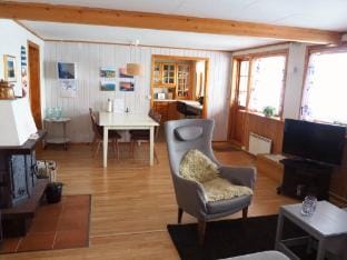 Loghouse apartment in arctic wonderland Apartment in Troms Og Finnmark