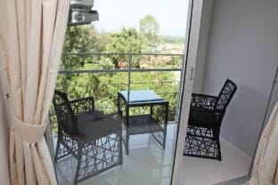 Beach Front Condo, Laem Mae Phim , Rayong Vacation rental in Chon Buri Changwat